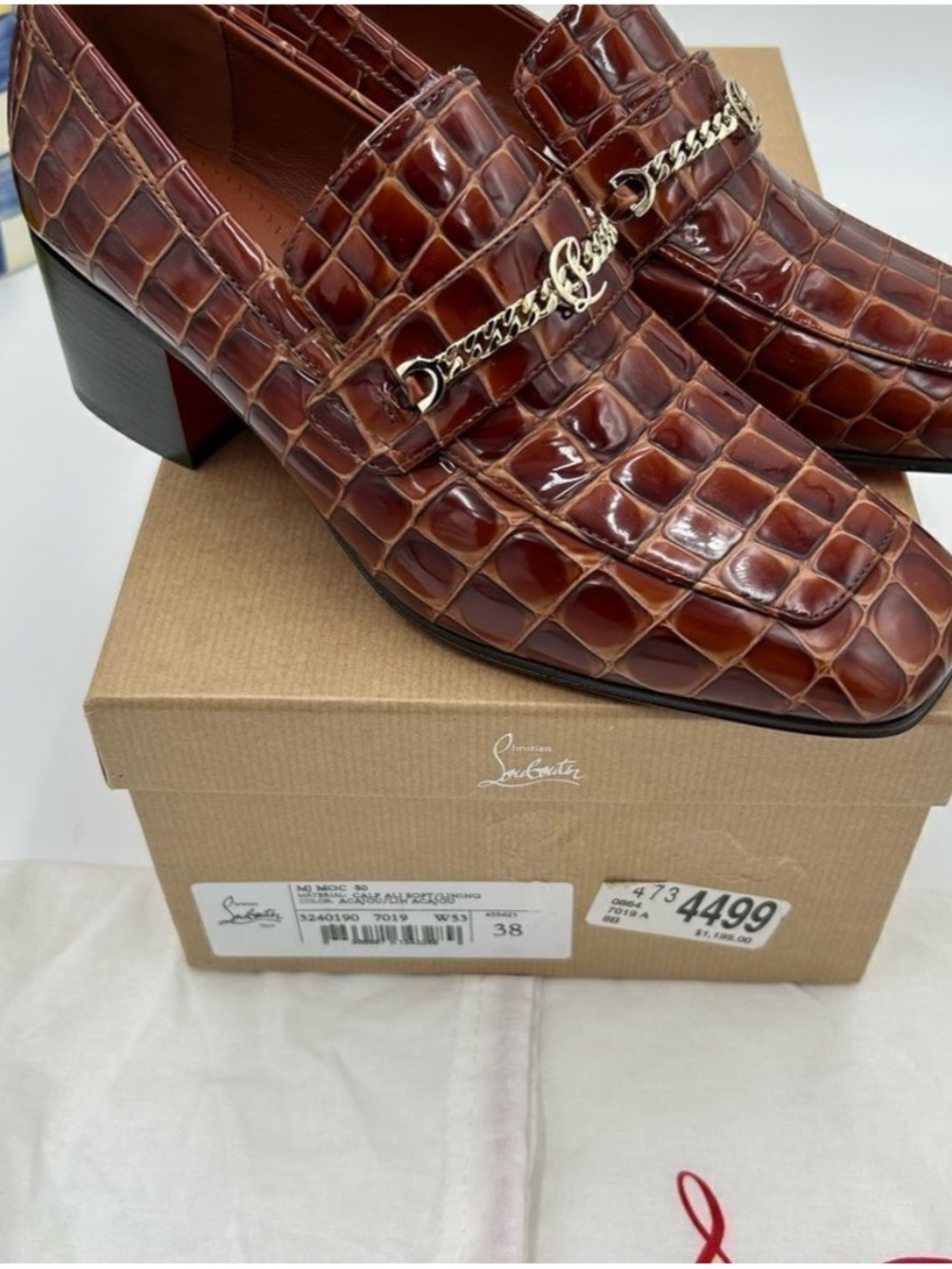 Women's Christian Louboutin
MJ, moc leather loafers size 38 made in Italy - Picture 9 of 9